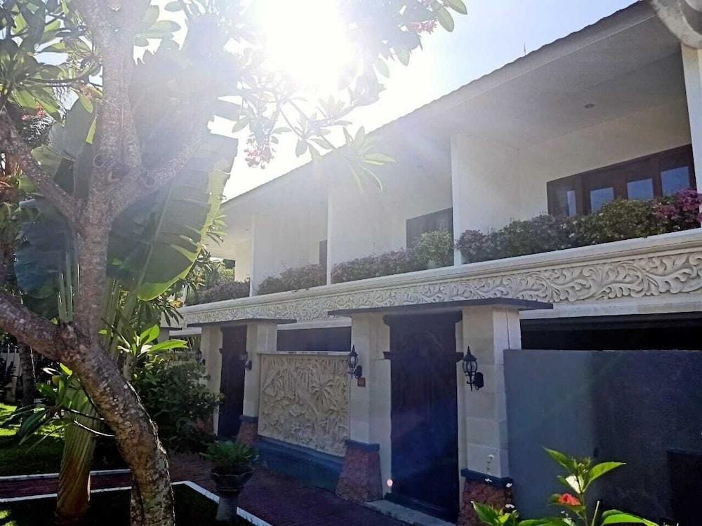 Puri Saron Senggigi Hotel Ngoại thất bức ảnh