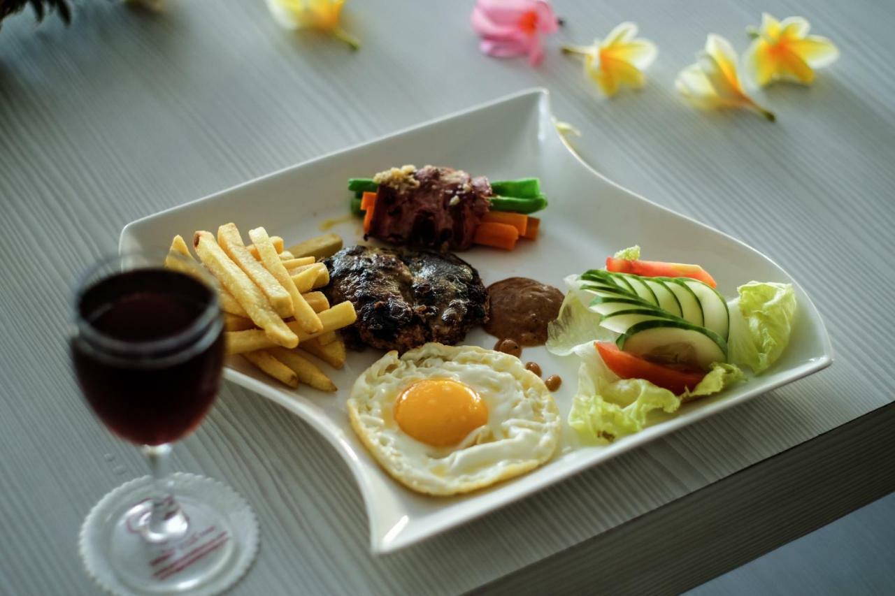 Puri Saron Senggigi Hotel Ngoại thất bức ảnh